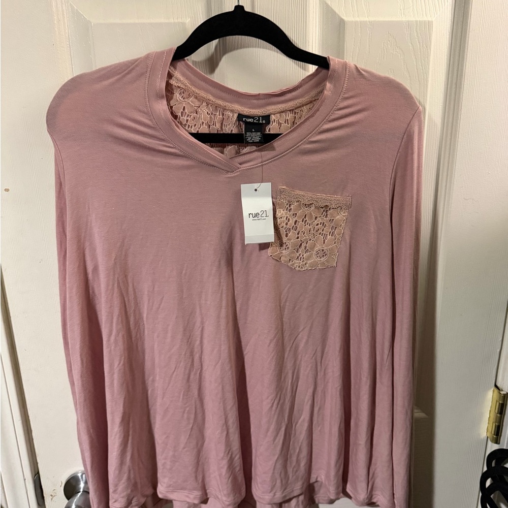 ❣️❄️Rue21 Blush Long Sleeve Top with Lace Accent